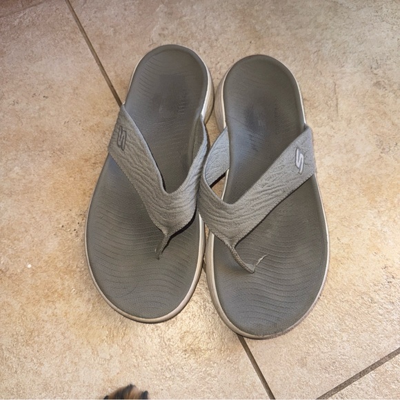 Skechers Gray Women's Sandals - Picture 1 of 4